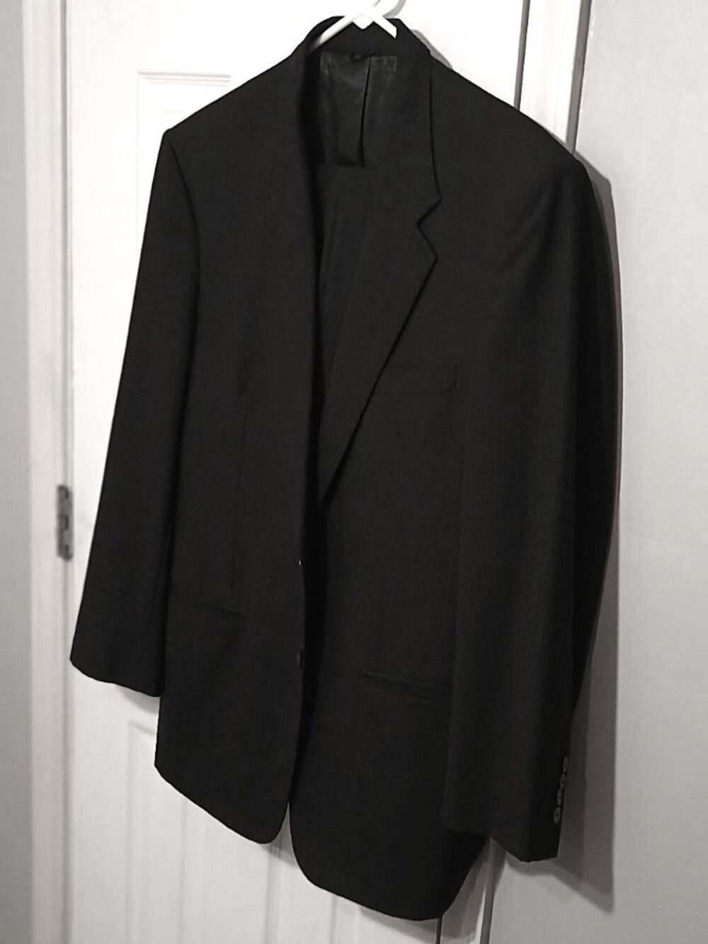 Klaus Men Charcoal Pinstrpie 2 Piece Suit   42R